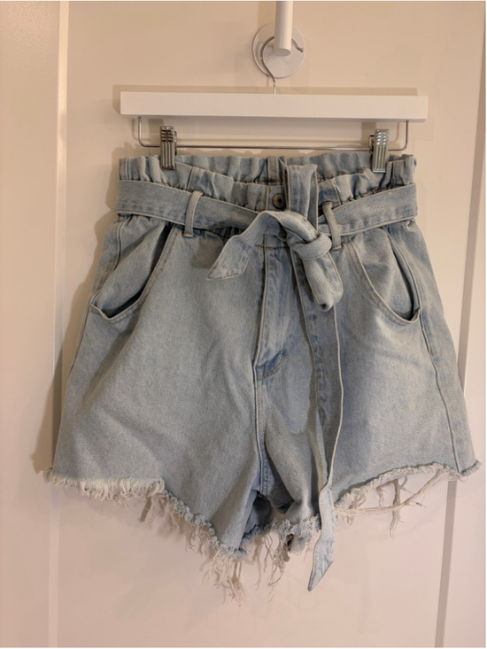 Vervet Pants - Women's VERVET High Waist Paperbag Denim Shorts Belted Raw Hem Light Wash Large